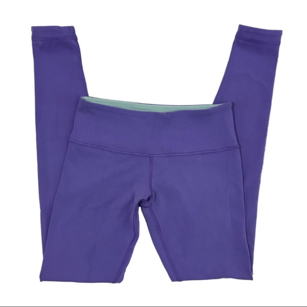 Lulu wonder under reversible leggings!